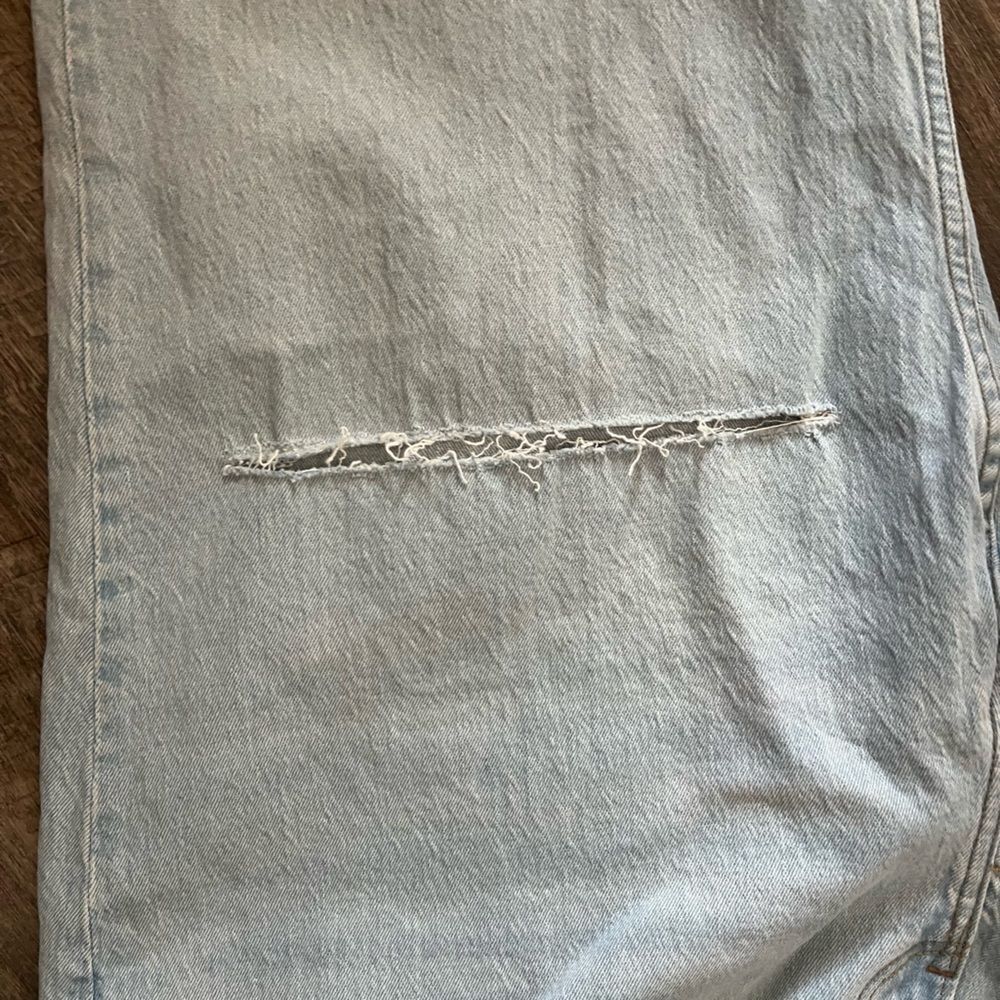 Abercrombie & Fitch High Rise 90s Relaxed Jean- Size 37/24 - Picture 3 of 8